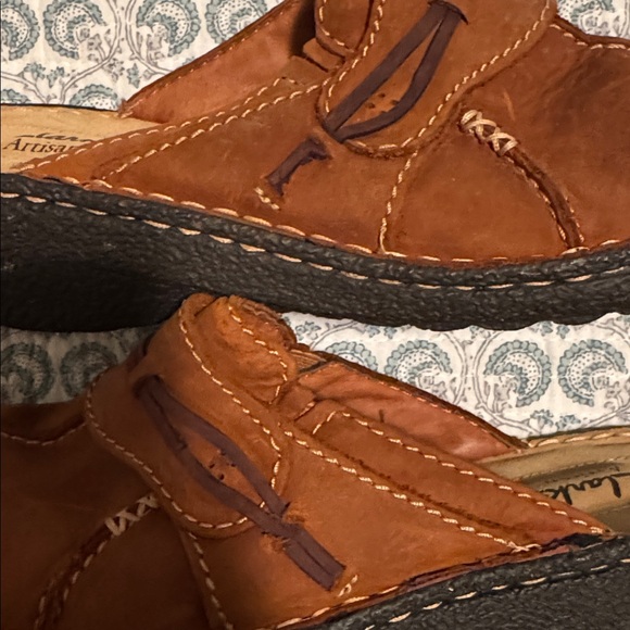 Clark’s slip on clog - Picture 7 of 8